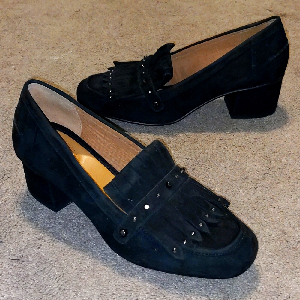 Black studded heel pump shoe